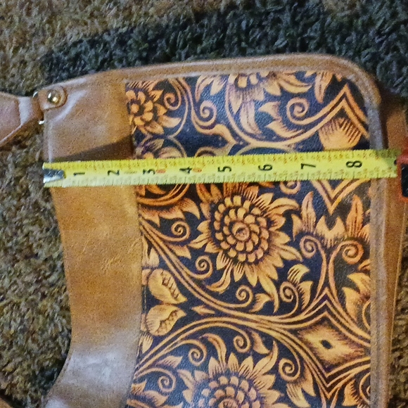 Cute Crossbody Bag - Picture 8 of 9